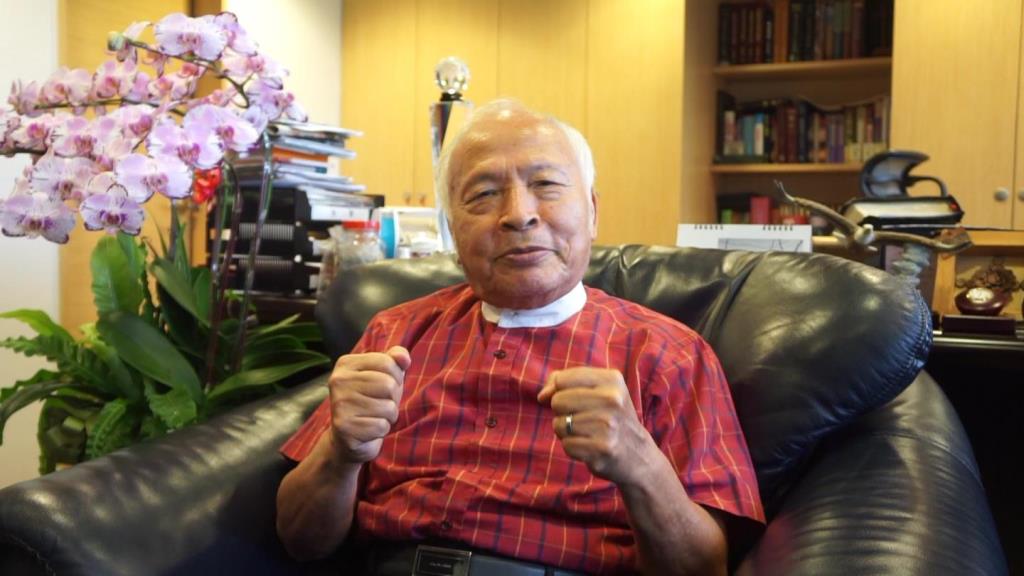父親節專訪周神助牧師》 父親禱告的手 守護家庭、家族蒙福關鍵 父親節專訪周神助牧師》 父親禱告的手 守護家庭、家族蒙福關鍵