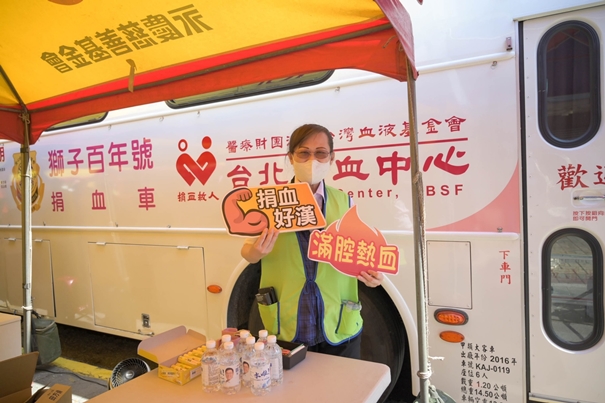 全台血庫吃緊!士林地區民眾挽袖捐熱血 全台血庫吃緊!士林地區民眾挽袖捐熱血